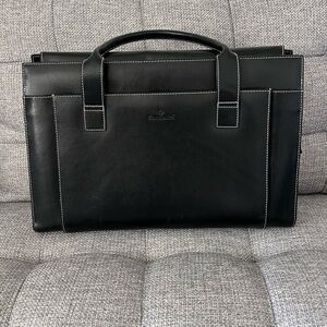 Samsonite Black Genuine Leather Women.  Missing strap, just handles.